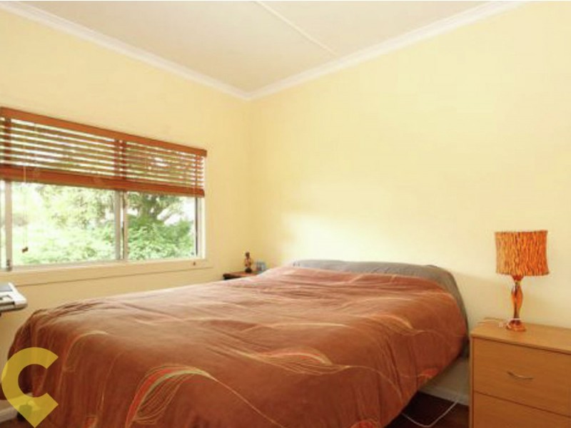 2 Herbert Street, Scarborough QLD 4020