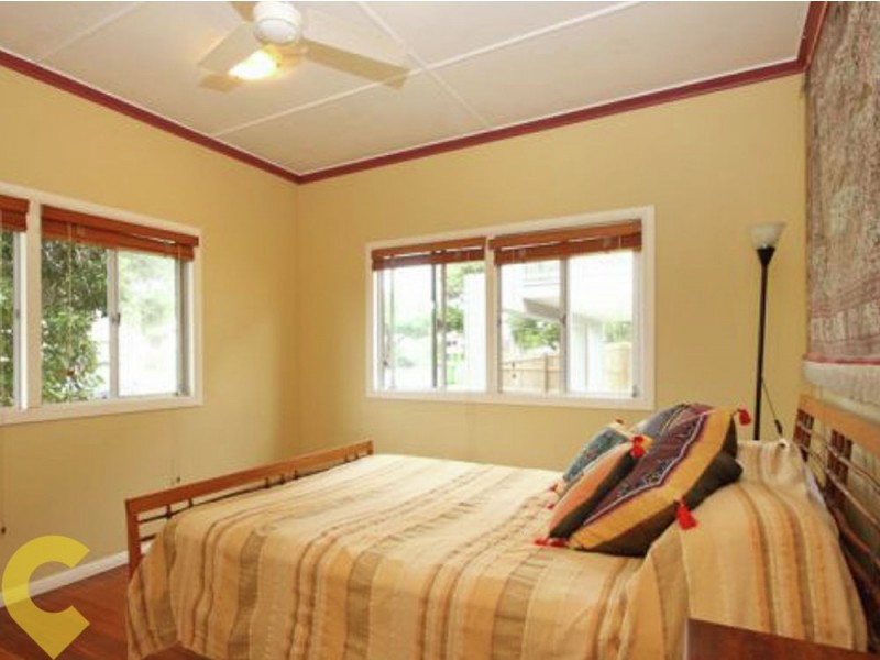 2 Herbert Street, Scarborough QLD 4020