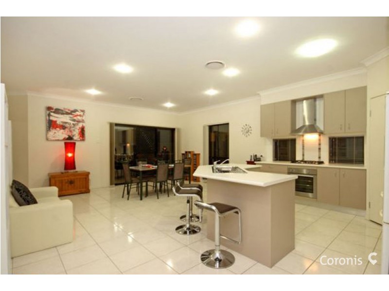 8 Rawlins Crescent, North Lakes QLD 4509