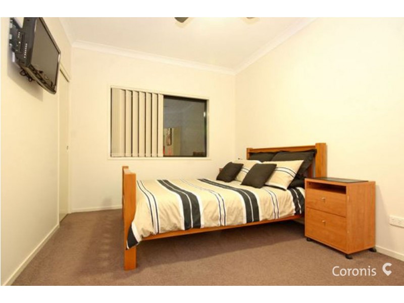 8 Rawlins Crescent, North Lakes QLD 4509