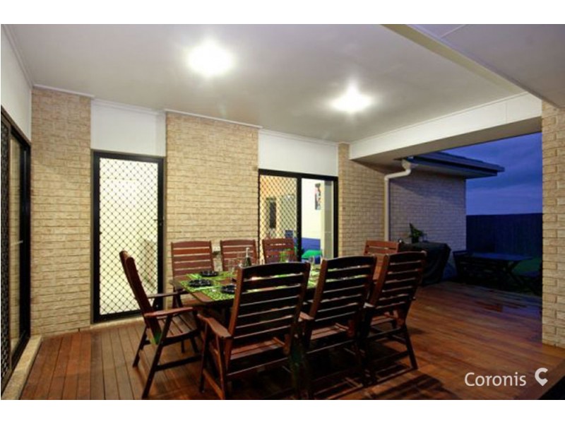 8 Rawlins Crescent, North Lakes QLD 4509