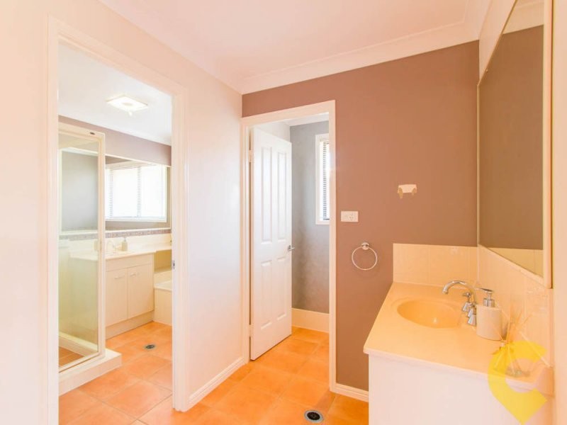 8 Ontario Crescent, Narangba QLD 4504
