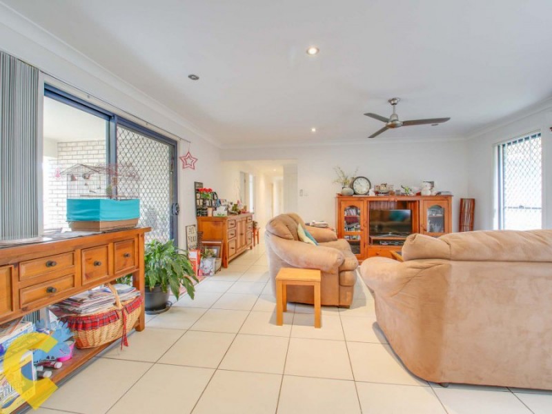 31 Burns Parade, Kallangur QLD 4503