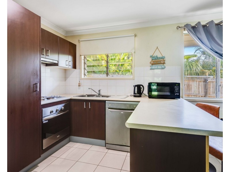 3/4 Melinda Court, Margate QLD 4019