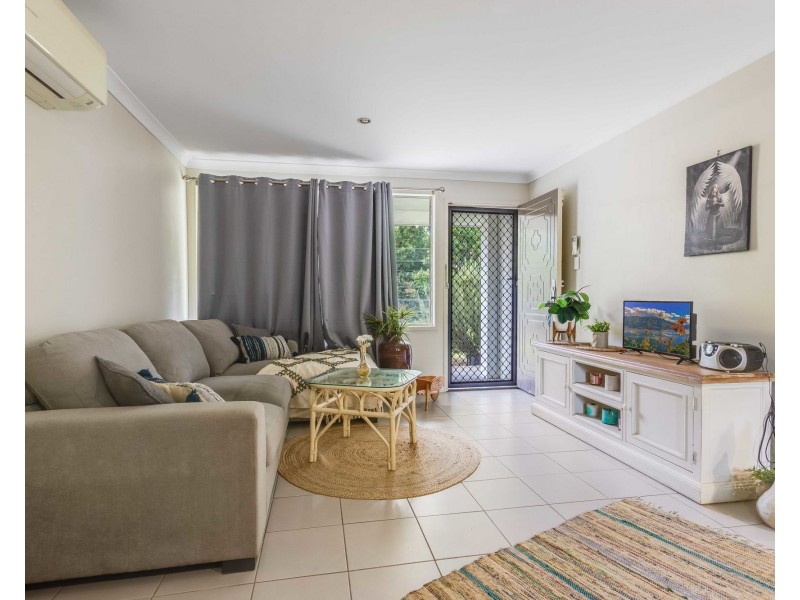 3/4 Melinda Court, Margate QLD 4019