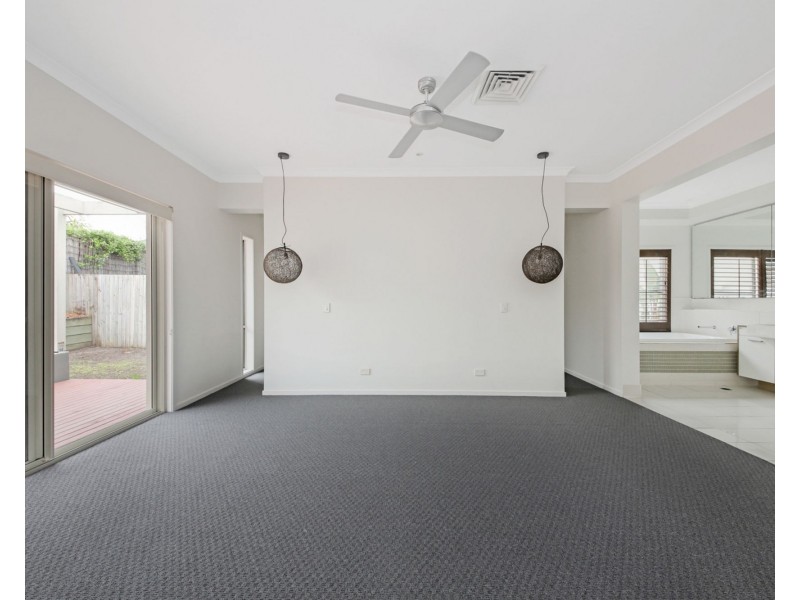 6 Satinay Parade, North Lakes QLD 4509