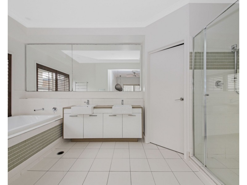 6 Satinay Parade, North Lakes QLD 4509