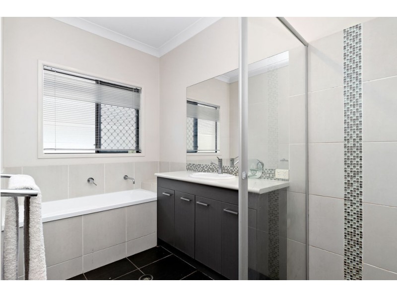 9 Garcia Parade, North Lakes QLD 4509