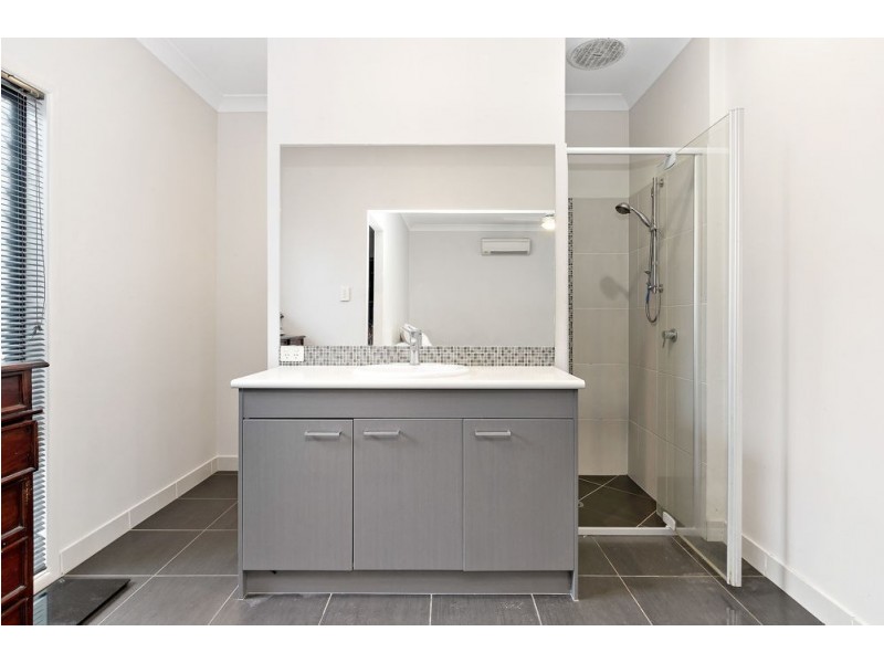 9 Garcia Parade, North Lakes QLD 4509