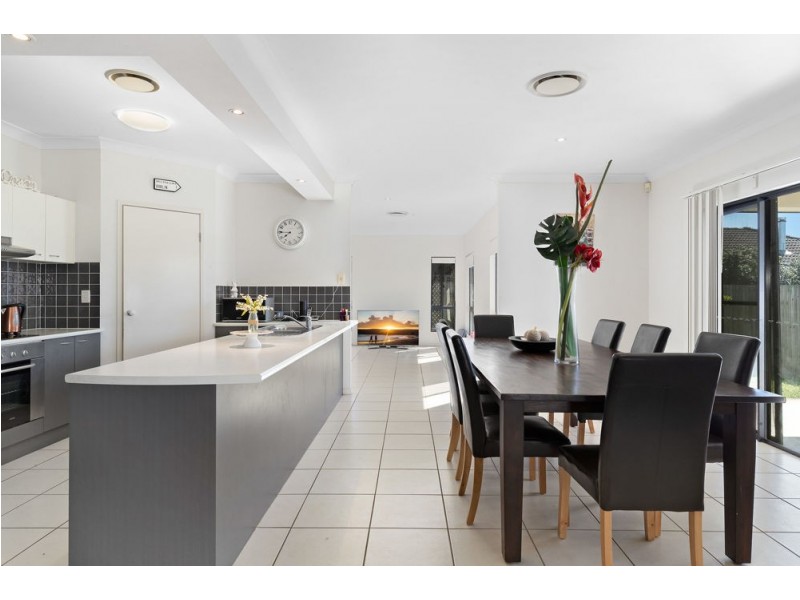 1 Douglas Circuit, North Lakes QLD 4509