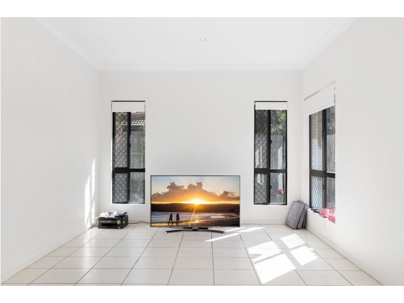 1 Douglas Circuit, North Lakes QLD 4509