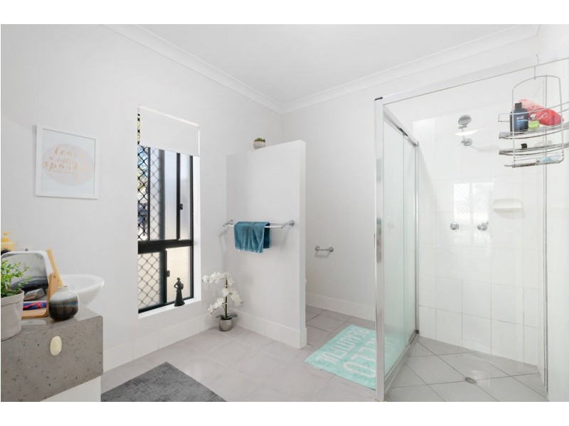 1 Douglas Circuit, North Lakes QLD 4509
