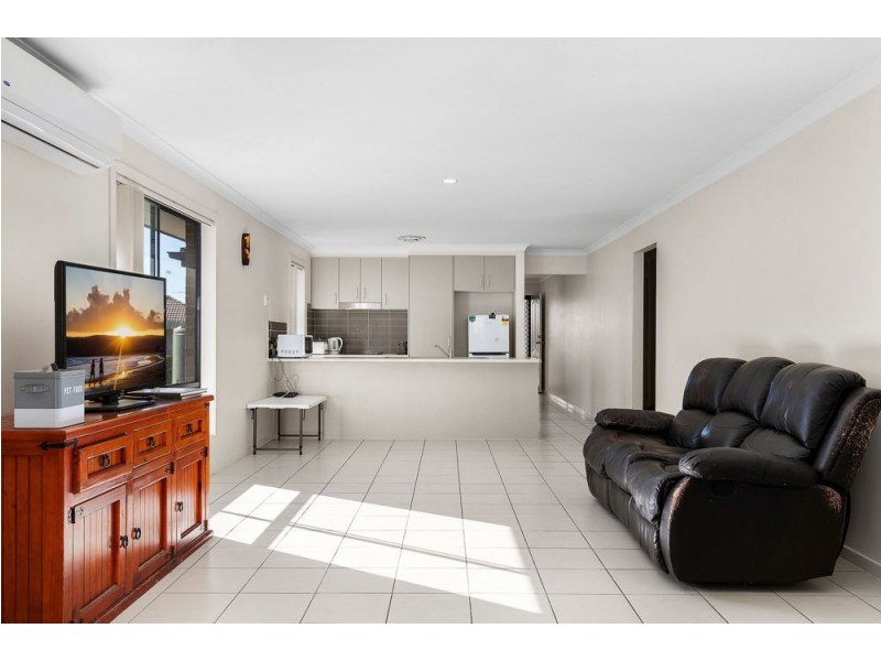 5 Williams Crescent, North Lakes QLD 4509