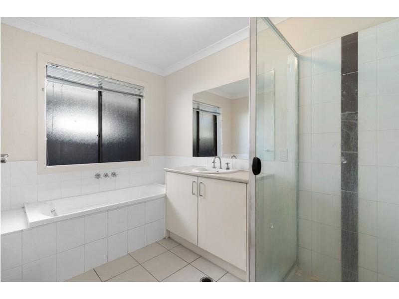 5 Williams Crescent, North Lakes QLD 4509