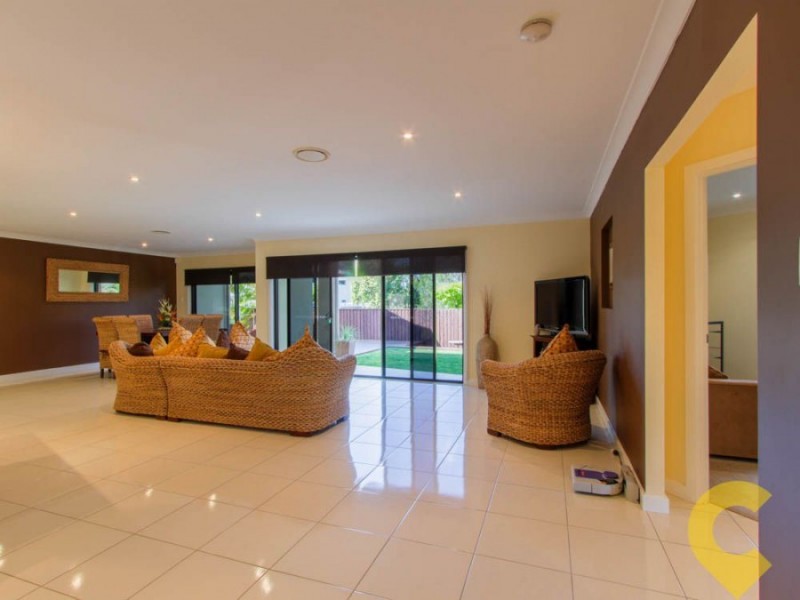 12 Nicklaus Parade, North Lakes QLD 4509