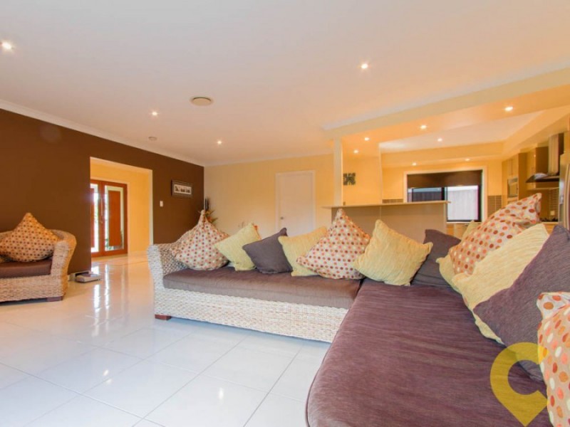 12 Nicklaus Parade, North Lakes QLD 4509