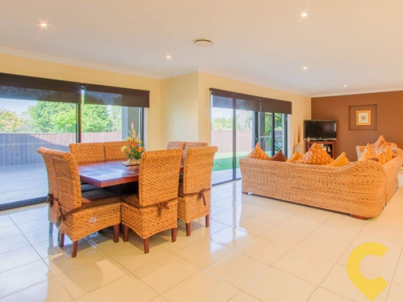 12 Nicklaus Parade, North Lakes QLD 4509