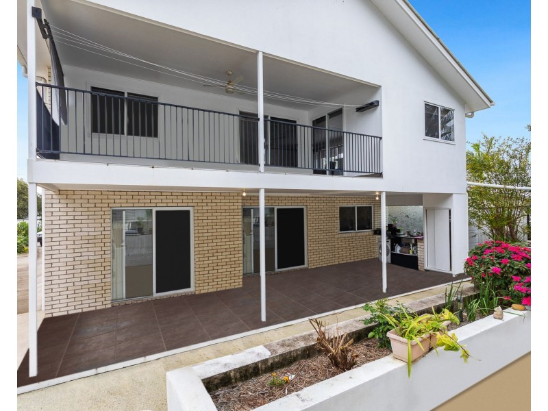 42 Grace Street, Scarborough QLD 4020