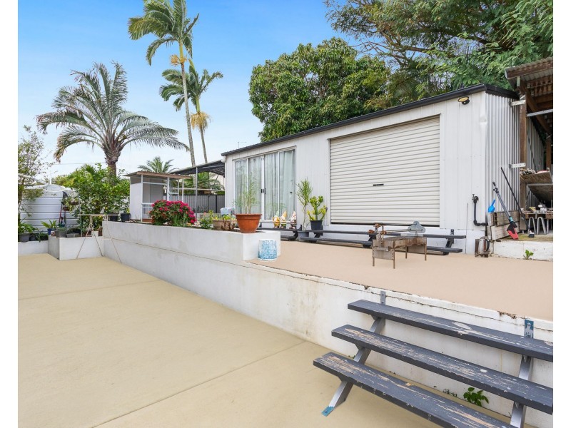 42 Grace Street, Scarborough QLD 4020