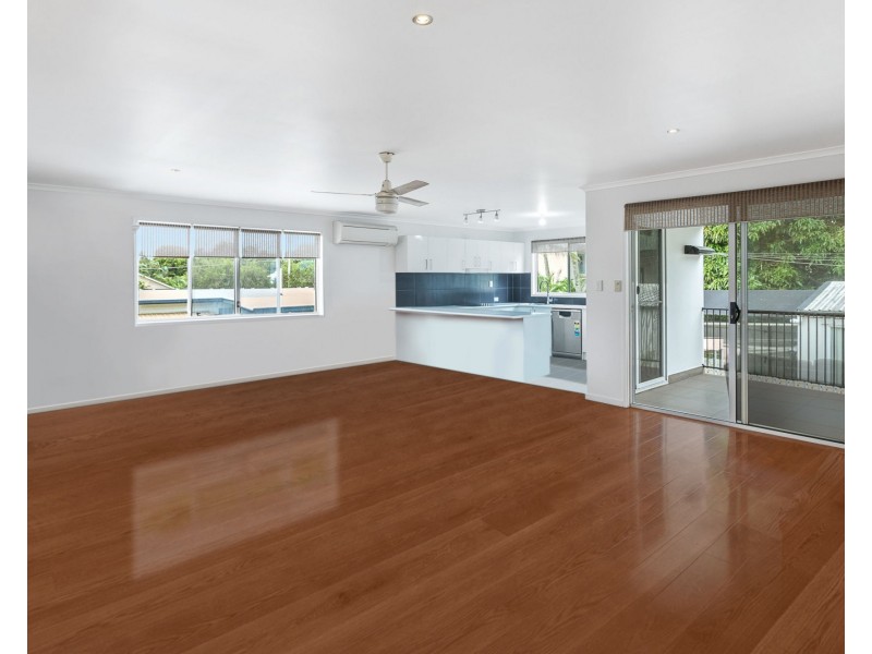 42 Grace Street, Scarborough QLD 4020