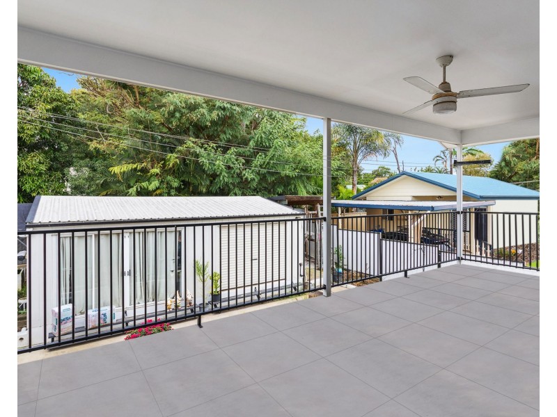 42 Grace Street, Scarborough QLD 4020