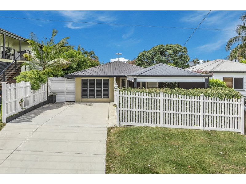 49 Griffith Road, Scarborough QLD 4020