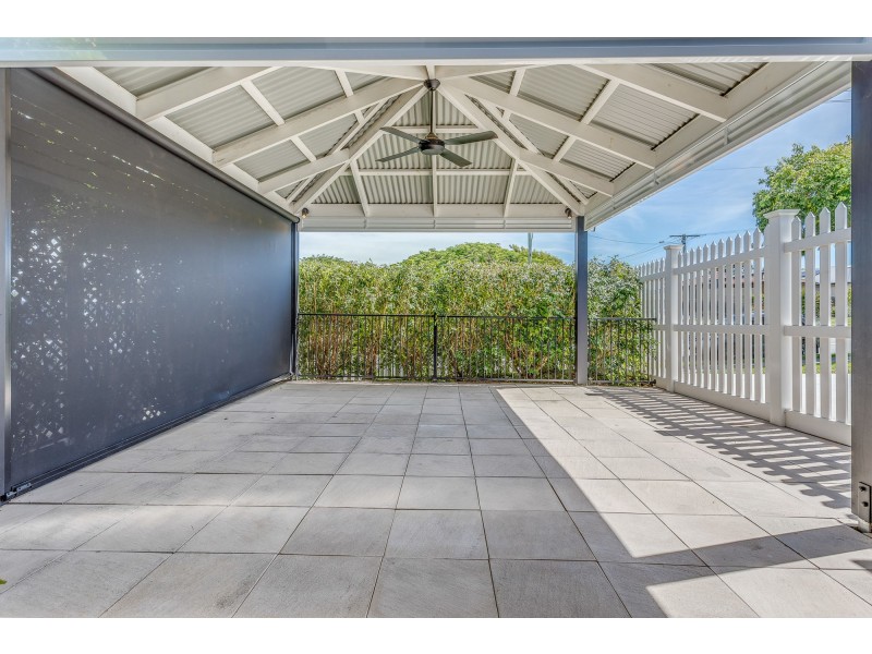49 Griffith Road, Scarborough QLD 4020