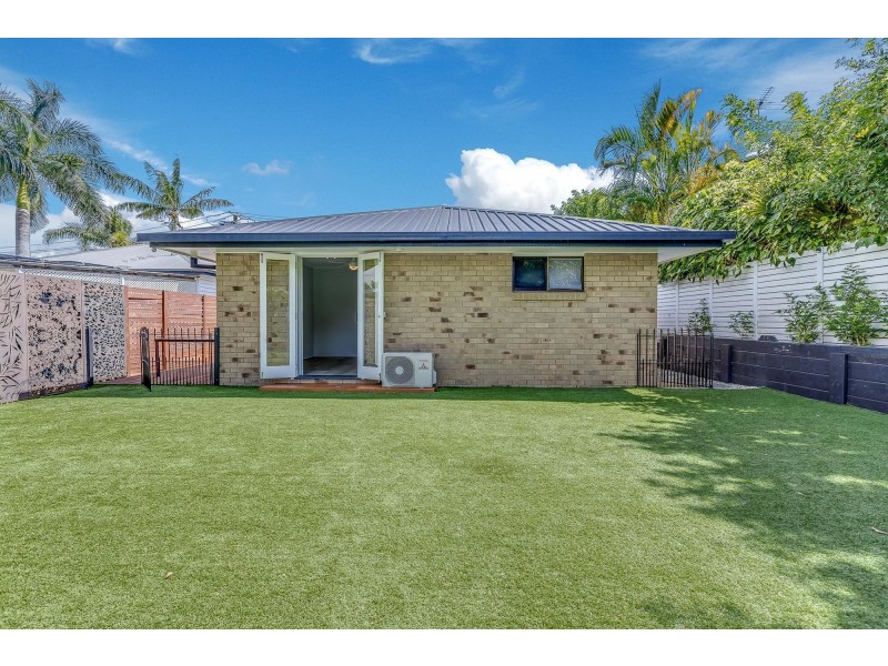 49 Griffith Road, Scarborough QLD 4020