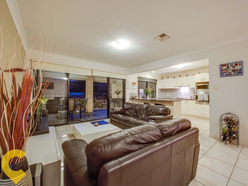 14 Shearwater Close, Albany Creek QLD 4035