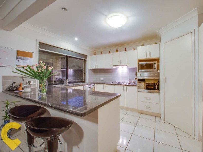 14 Shearwater Close, Albany Creek QLD 4035