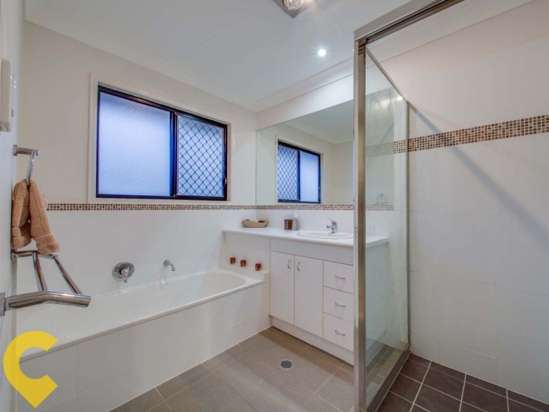 14 Shearwater Close, Albany Creek QLD 4035