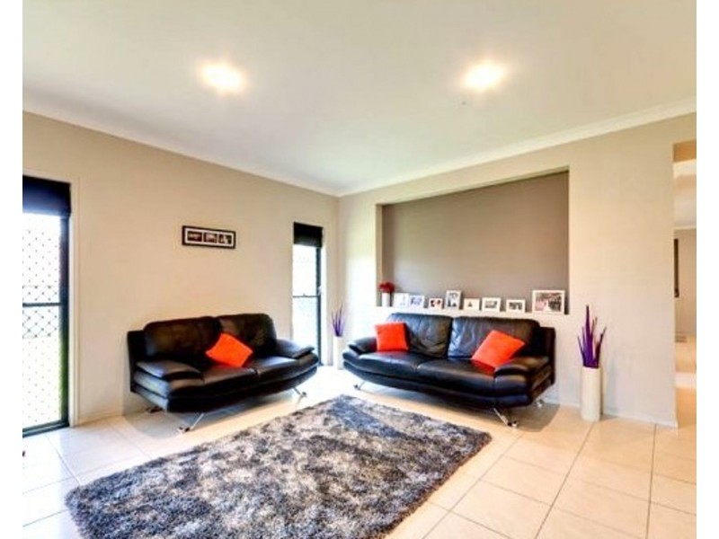 8 Katelyn Court, Cashmere QLD 4500