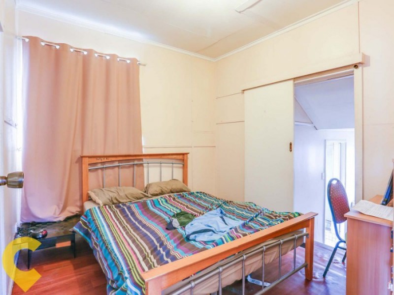 24 The Crescent, Kallangur QLD 4503