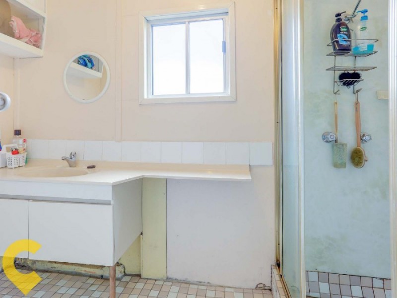 24 The Crescent, Kallangur QLD 4503