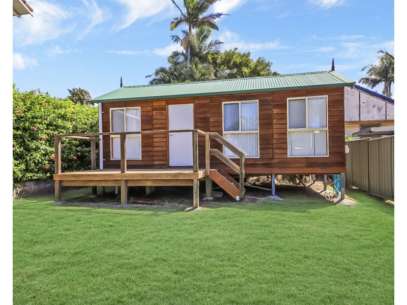 197 Landsborough Ave, Scarborough QLD 4020