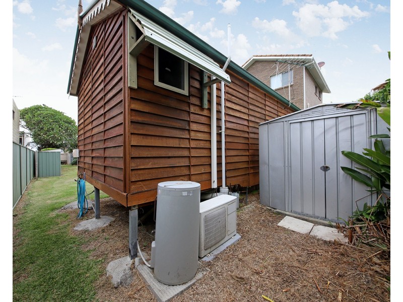 197 Landsborough Ave, Scarborough QLD 4020