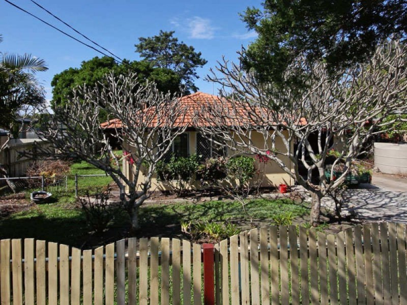 75 Ashmole Road, Redcliffe QLD 4020