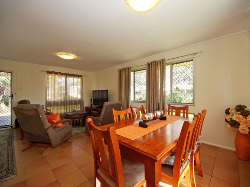 75 Ashmole Road, Redcliffe QLD 4020