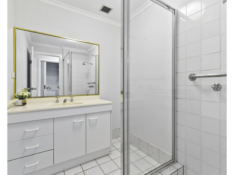 4/162 Prince Edward Parade, Scarborough QLD 4020