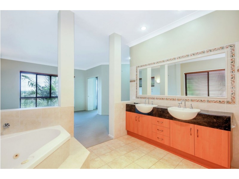 10 Edgewater Court, Murrumba Downs QLD 4503