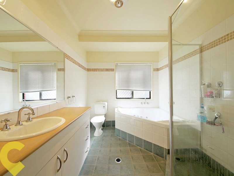 5 Wallers Court, Petrie QLD 4502