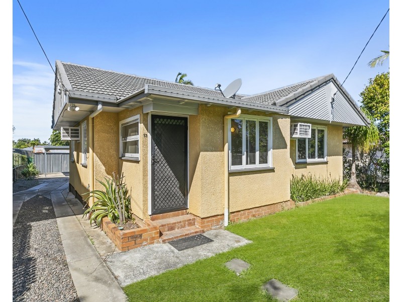 13 Vernon St, Clontarf QLD 4019