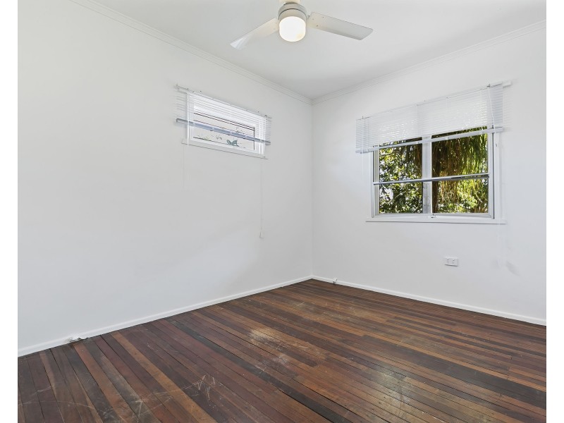 13 Vernon St, Clontarf QLD 4019