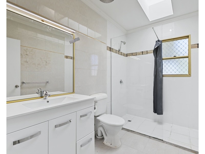 13 Vernon St, Clontarf QLD 4019