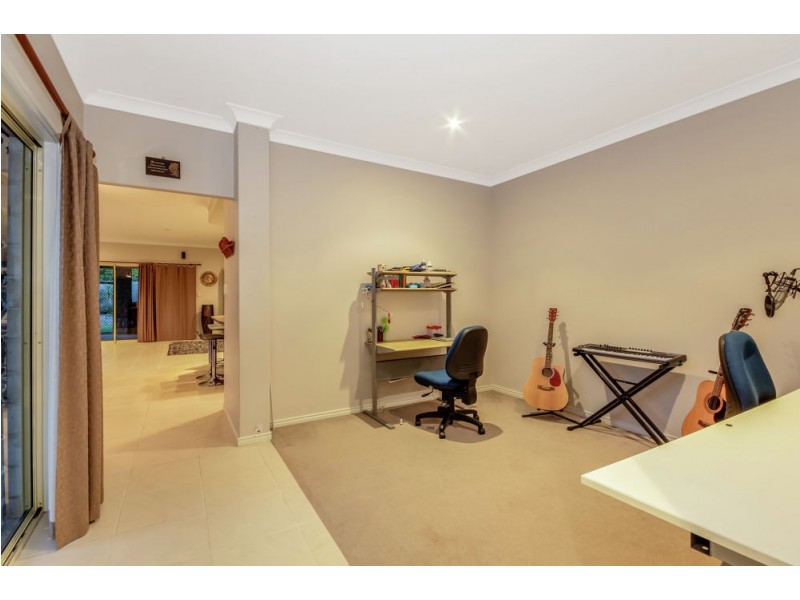 4 Brookfield Street, North Lakes QLD 4509