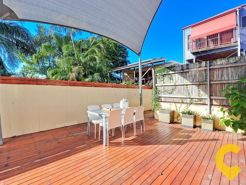 19 Water Street, Red Hill QLD 4059