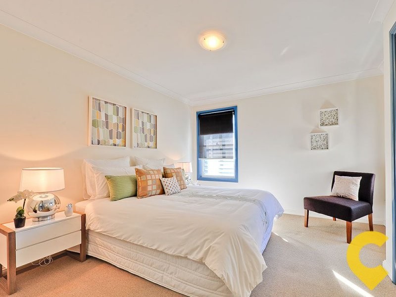 19 Water Street, Red Hill QLD 4059