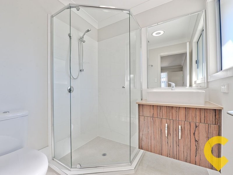 1-12 / 7 Young Street, Petrie QLD 4502