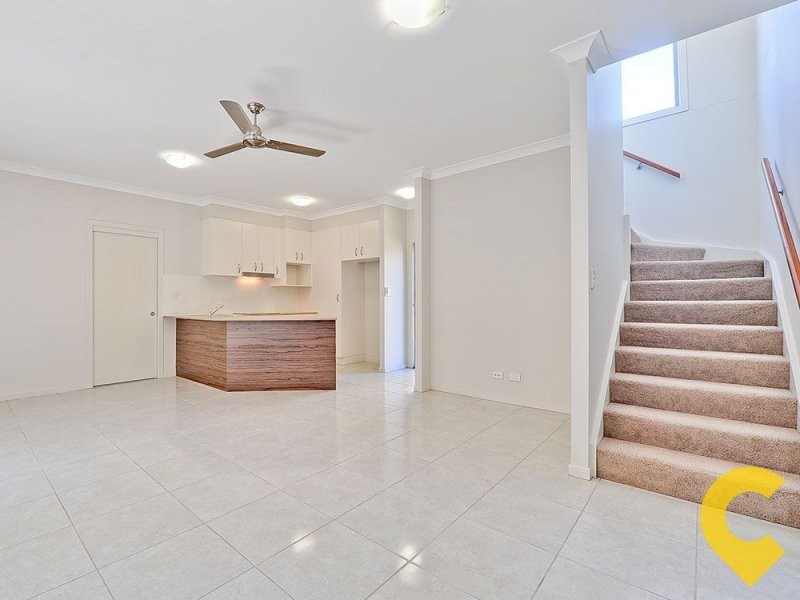 1-12 / 7 Young Street, Petrie QLD 4502