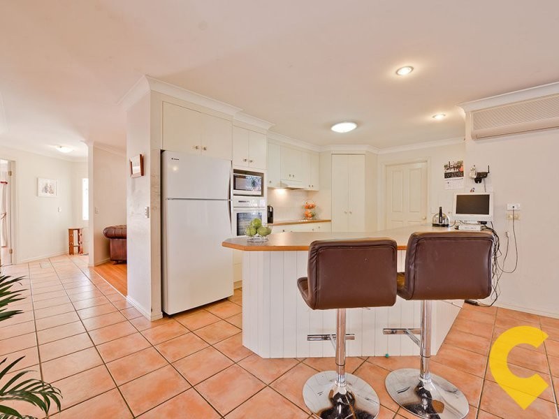 36 Hummingbird Crescent, Wishart QLD 4122